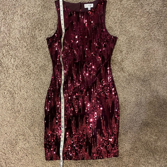 Fun sparkly dress - Picture 2 of 9